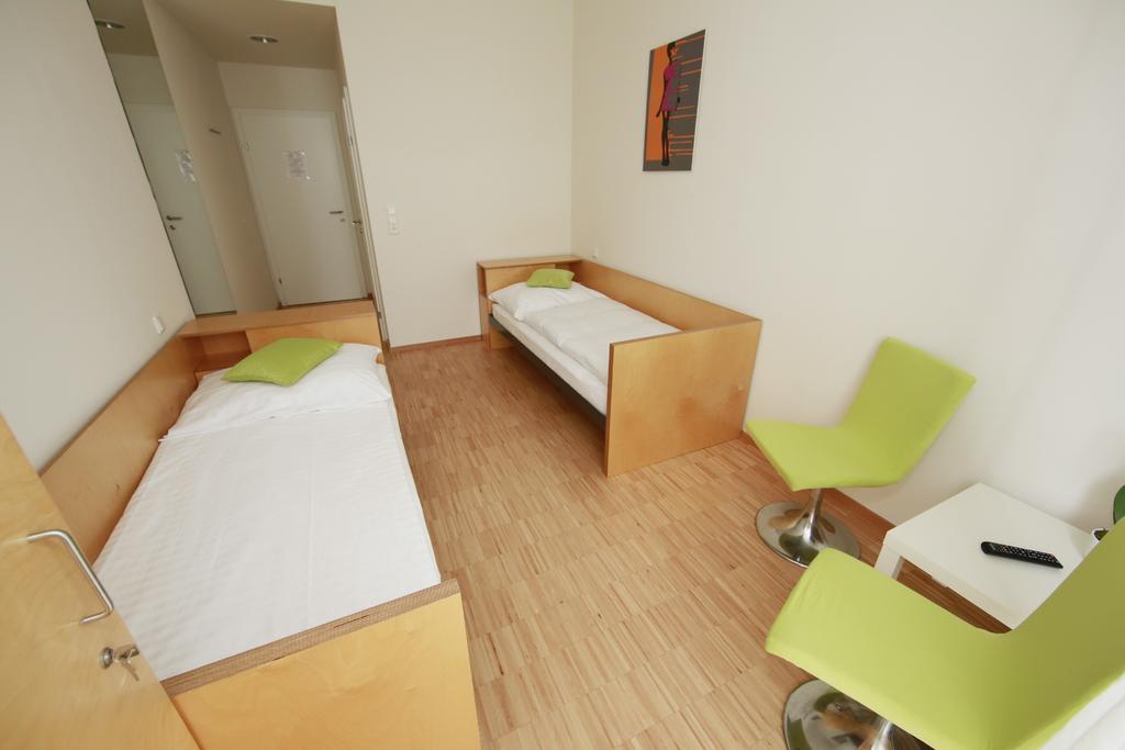 Hotel Restaurant Red Lodge Graz Chambre photo